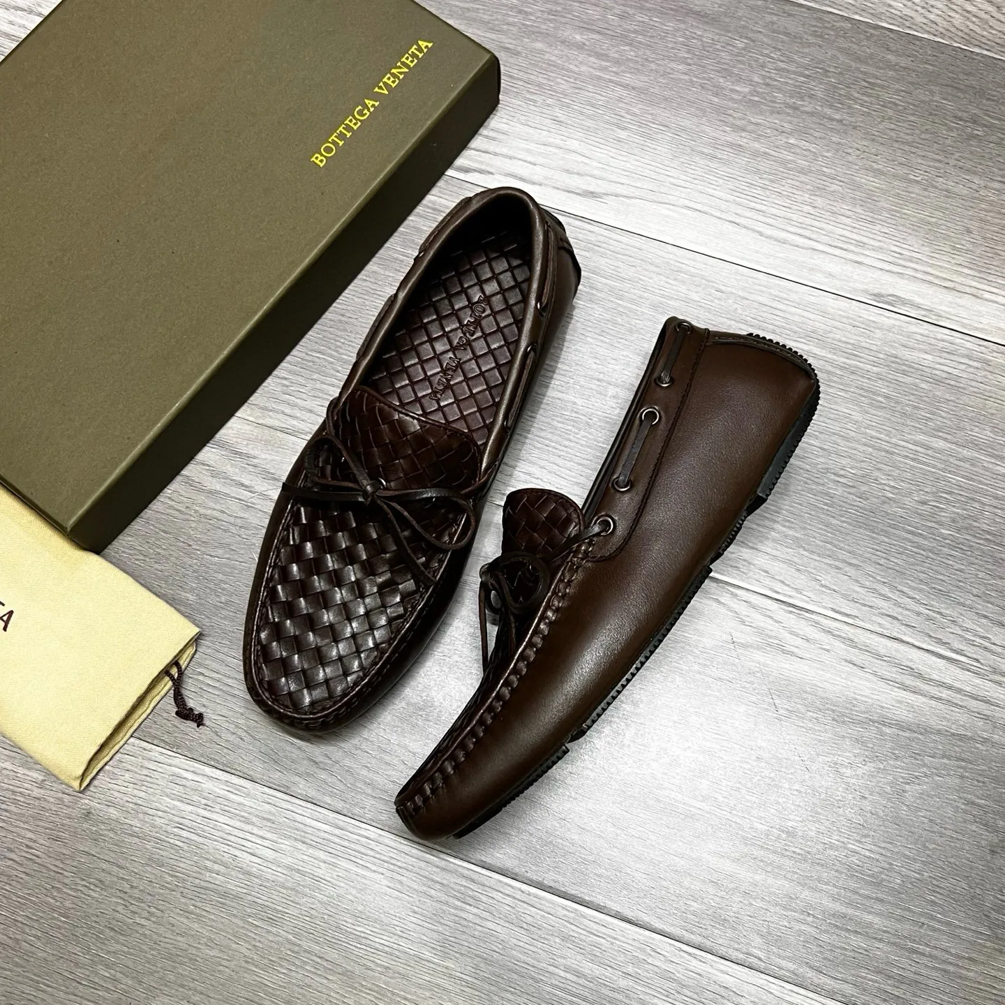 Factory price 480 BV 〰️Purely handmade classic men's beanie shoes👉👉driving shoes, slip-on shoes, made of imported cowhide from Italy, 💕water-dyed cowhide lining, 🔊original outsole, waterproof platform design, comfortable on the feet. Good choice for traveling and driving, single color available, code number: 38-44, (45 can be customized)